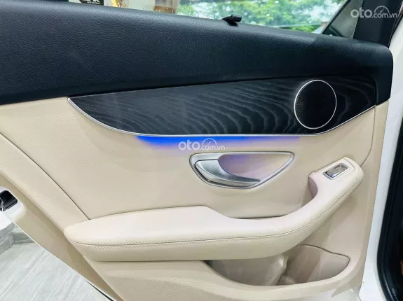 Mercedes-Benz C200 2019 - 920 triệu