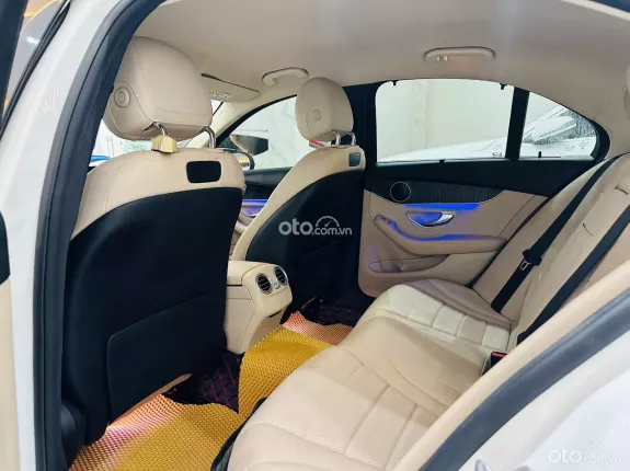 Mercedes-Benz C200 2019 - 920 triệu