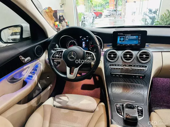 Mercedes-Benz C200 2019 - 920 triệu