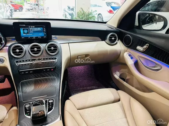 Mercedes-Benz C200 2019 - 920 triệu