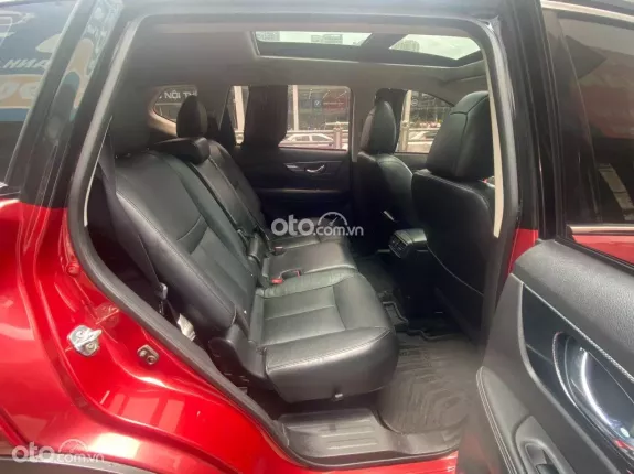 Nissan X trail 2.5 SV 4WD Premium 2018 - 1 chủ chạy từ đầu - Có Bank 70%