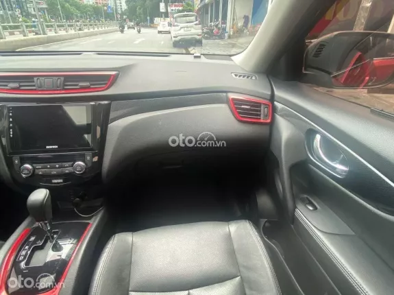 Nissan X trail 2.5 SV 4WD Premium 2018 - 1 chủ chạy từ đầu - Có Bank 70%