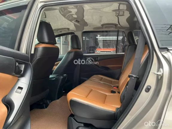 Toyota Innova 2.0E 2018 - Số sàn một chủ đi chuẩn 9 vạn kilomet