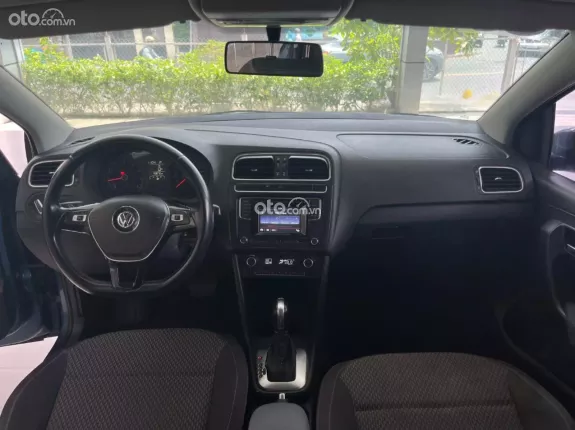Volkswagen Polo 1.6 Sedan 2016 - Sang trọng và an toàn