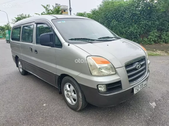 Hyundai Starex 2006 - Máy móc nổ êm ru số sàn