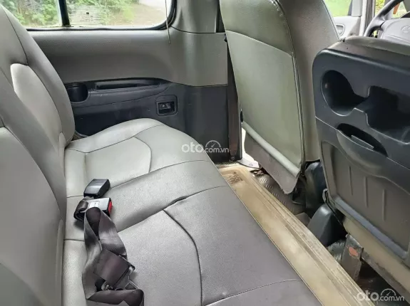 Hyundai Starex 2006 - Máy móc nổ êm ru số sàn