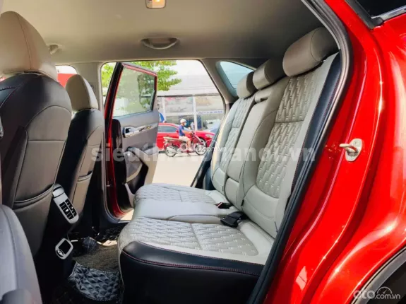 Kia Seltos 1.4 Luxury 2022 - Màu đỏ cực đẹp, lên đèn bi đèn gầm, cam 360°, màn hình Gotech, lên ghế điện