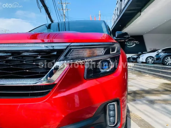 Kia Seltos 1.4 Luxury 2022 - Màu đỏ cực đẹp, lên đèn bi đèn gầm, cam 360°, màn hình Gotech, lên ghế điện