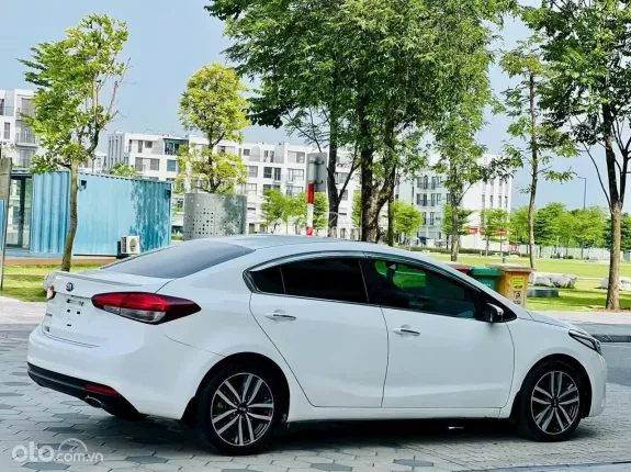 Kia Cerato 1.6 AT Deluxe 2016 - Full option