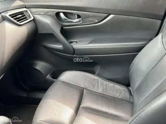 Nissan X trail 2.0 SL 2WD Premium 2017 - Giá tốt giao ngay, hỗ trợ test hãng, hỗ trợ trả góp lãi suất ưu đãi