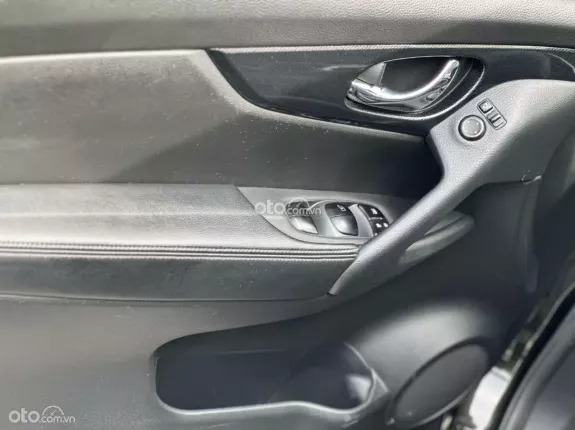 Nissan X trail 2.0 SL 2WD Premium 2017 - Giá tốt giao ngay, hỗ trợ test hãng, hỗ trợ trả góp lãi suất ưu đãi