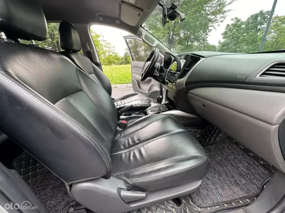 Mitsubishi Triton 4×2 AT MIVEC 2018 - Mitsubishi Triton Premium Mivec 2018