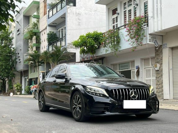 Mercedes-Benz C200 2019 - Đẹp xuất sắc