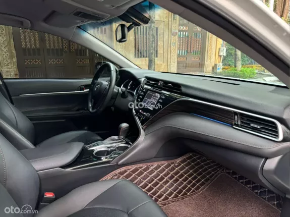 Toyota Camry 2.0G 2021 - Giá Còn Cực Tốt