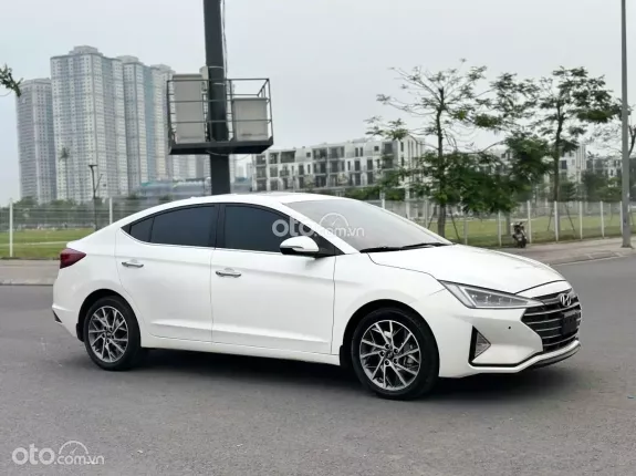 Hyundai Elantra 2.0 AT Cao cấp 2020 - Huyndai Elantra 2.0 AT 2020