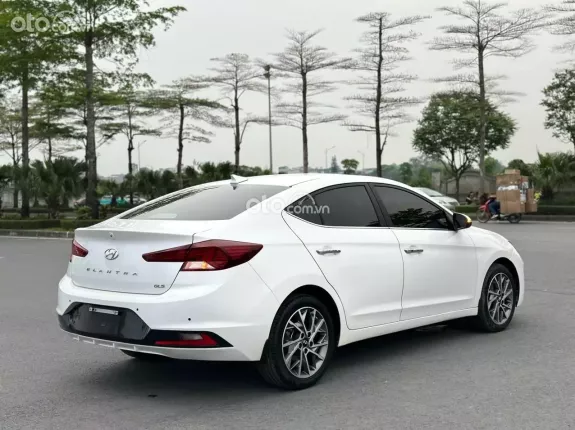 Hyundai Elantra 2.0 AT Cao cấp 2020 - Huyndai Elantra 2.0 AT 2020