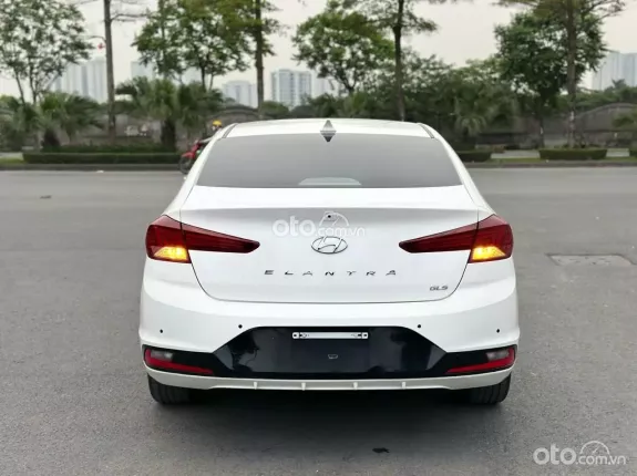 Hyundai Elantra 2.0 AT Cao cấp 2020 - Huyndai Elantra 2.0 AT 2020