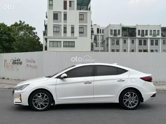 Hyundai Elantra 2.0 AT Cao cấp 2020 - Huyndai Elantra 2.0 AT 2020