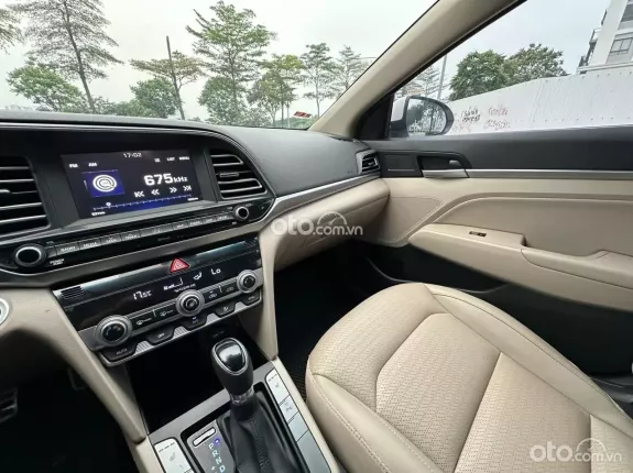 Hyundai Elantra 2.0 AT Cao cấp 2020 - Huyndai Elantra 2.0 AT 2020