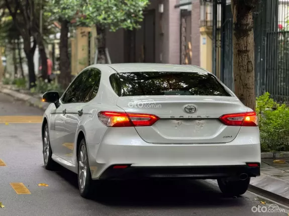 Toyota Camry 2.0G 2021 - Giá Còn Cực Tốt