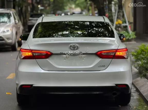 Toyota Camry 2.0G 2021 - Giá Còn Cực Tốt