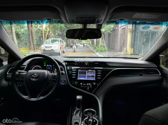 Toyota Camry 2.0G 2021 - Giá Còn Cực Tốt