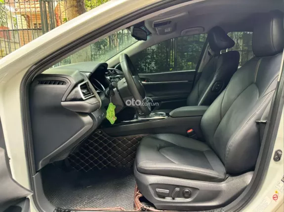 Toyota Camry 2.0G 2021 - Giá Còn Cực Tốt