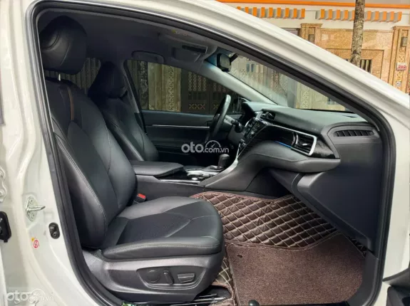 Toyota Camry 2.0G 2021 - Giá Còn Cực Tốt