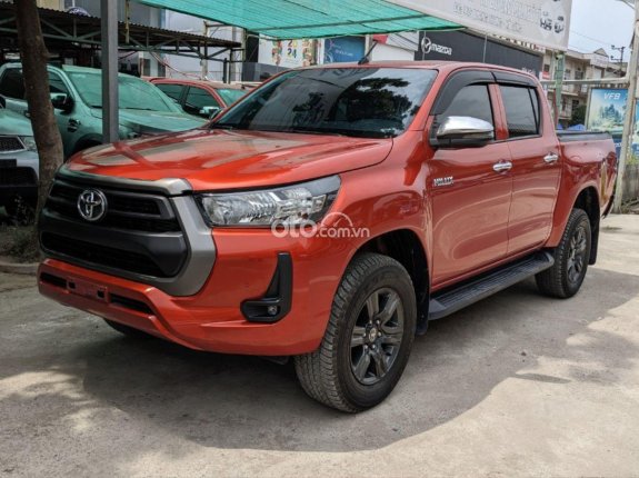 Toyota Hilux 2.4E 4×2 AT 2021 - Rất mới và nguyên bản, Full Bảo Dưỡng Hãng