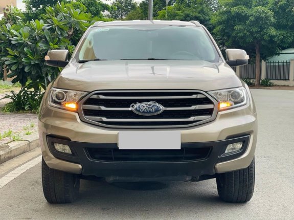 Ford Everest Ambiente 2.0 MT 4x2 2018 - Vừa cập bên Ford Everest 2018 nhập Thái nguyên chiếc * Phiên bản MT máy dầu, 1 cầu * 1 chủ sử dụng