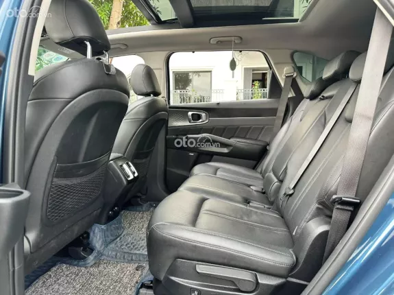 Kia Sorento 2.2 DAT Premium 2022 - Sơn zin cả xe