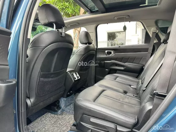 Kia Sorento 2.2 DAT Premium 2022 - Sơn zin cả xe