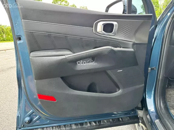 Kia Sorento 2.2 DAT Premium 2022 - Sơn zin cả xe