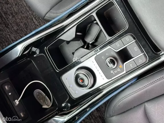 Kia Sorento 2.2 DAT Premium 2022 - Sơn zin cả xe