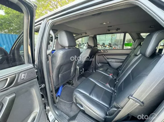 Ford Everest Titanium 2.0 AT 4x2 2020 - Màu đen biển thành phố có xuất hóa đơn