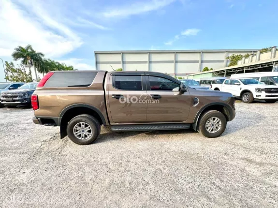 Ford Ranger XLS 2.0L HP 4x4 6AT 2022 - Màu nâu 2 cầu số tự động còn bảo hành hãng
