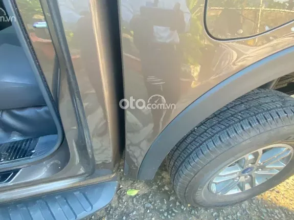 Ford Ranger XLS 2.0L HP 4x4 6AT 2022 - Màu nâu 2 cầu số tự động còn bảo hành hãng