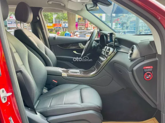 Mercedes-Benz GLC 200 2021 - Giá 1 tỷ 380 triệu