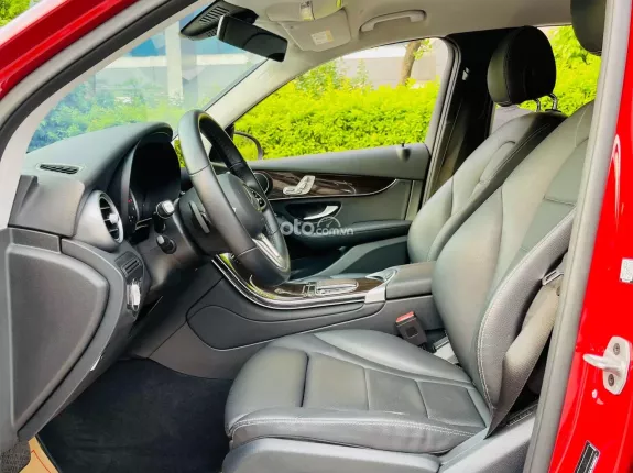 Mercedes-Benz GLC 200 2021 - Giá 1 tỷ 380 triệu