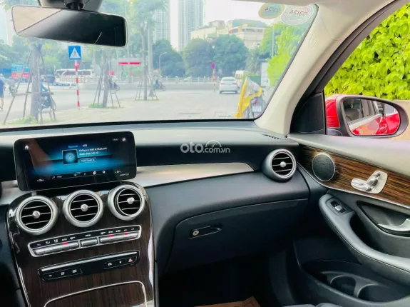 Mercedes-Benz GLC 200 2021 - Giá 1 tỷ 380 triệu
