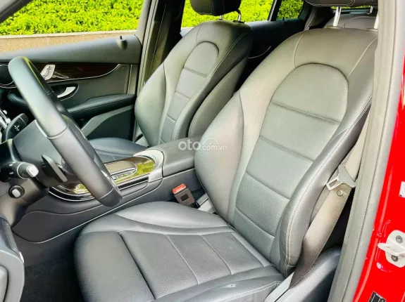 Mercedes-Benz GLC 200 2021 - Giá 1 tỷ 380 triệu