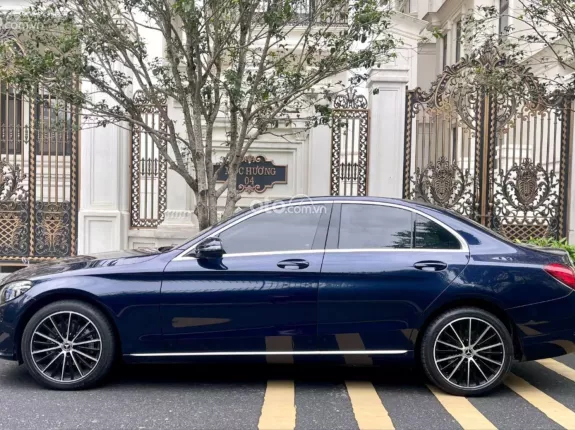 Mercedes-Benz C200 Exclusive 2021 - Giá 1 tỷ 120 triệu