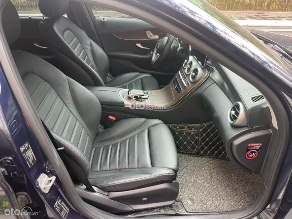 Mercedes-Benz C200 Exclusive 2021 - Giá 1 tỷ 120 triệu