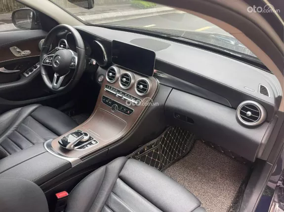 Mercedes-Benz C200 Exclusive 2021 - Giá 1 tỷ 120 triệu