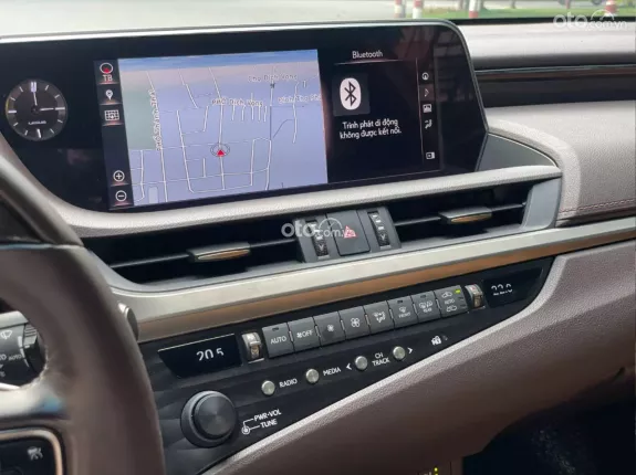 Lexus ES 250 2020 - Giá 2 tỷ 050 triệu