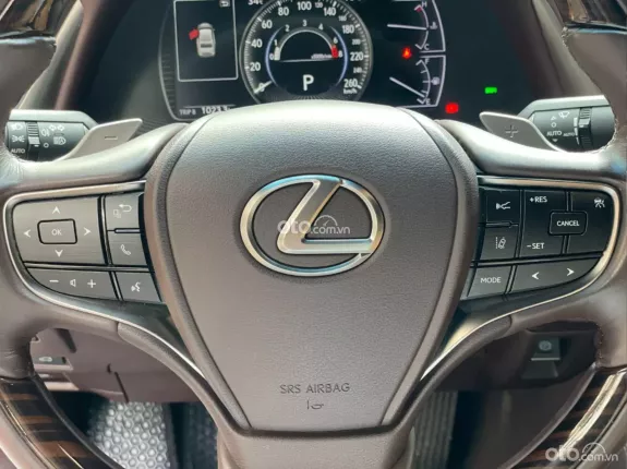Lexus ES 250 2020 - Giá 2 tỷ 050 triệu