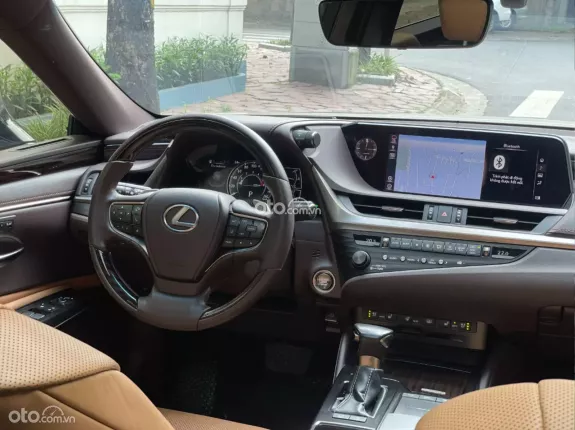 Lexus ES 250 2020 - Giá 2 tỷ 050 triệu