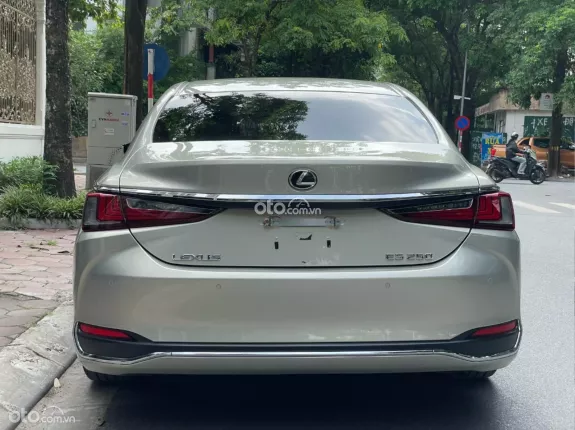 Lexus ES 250 2020 - Giá 2 tỷ 050 triệu