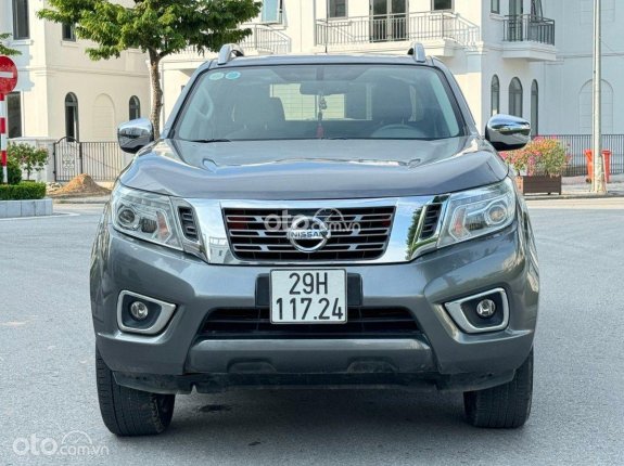 Nissan Navara VL A-IVI 4x4 7 AT 2017 - Tên tư nhân, biển HN