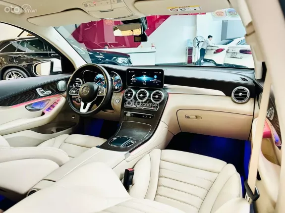 Mercedes-Benz GLC 200 4Matic 2022 - Bảo dưỡng đầy đủ, máy móc zin nguyên